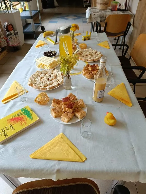 Žlutý den – fotografie 1